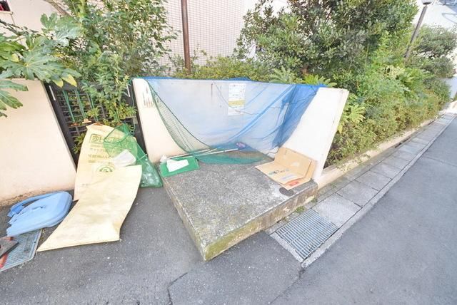 その他　敷地内ゴミ置場