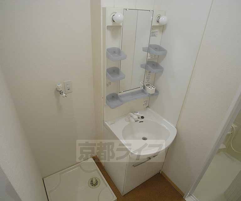 洗面設備　収納もたくさんありますよ！