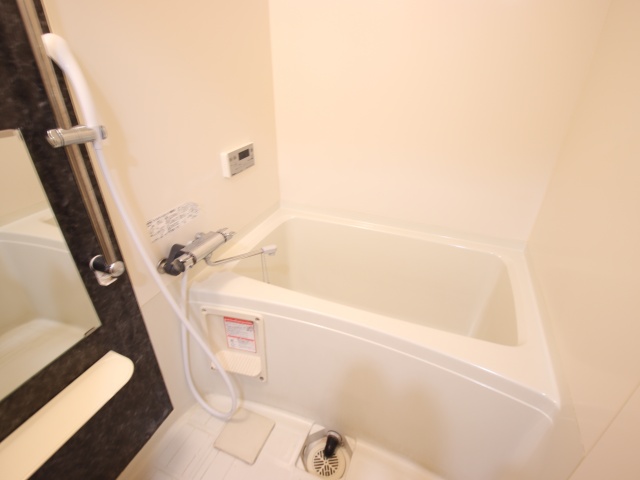 バス・シャワールーム　※別室の参考写真の為、現況優先です。