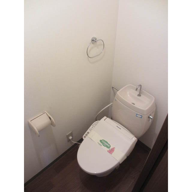 トイレ　ウォシュレット設置済み