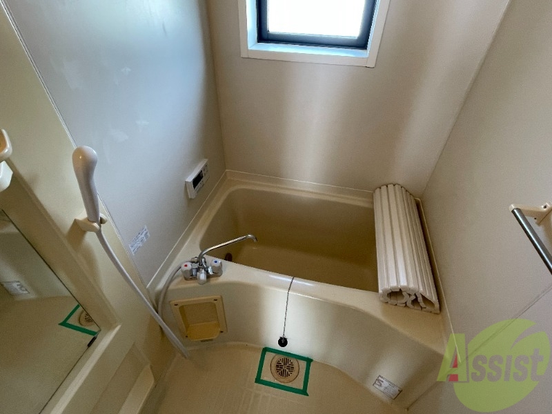 バス・シャワールーム　追い焚き機能付きですのでいつでも温かいお風呂に入れます。