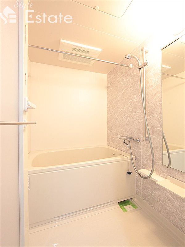 バス・シャワールーム　バスルーム