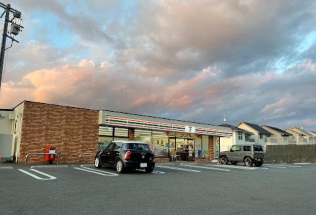 コンビニ　セブン－イレブン　掛川インター店（コンビニ）まで373m