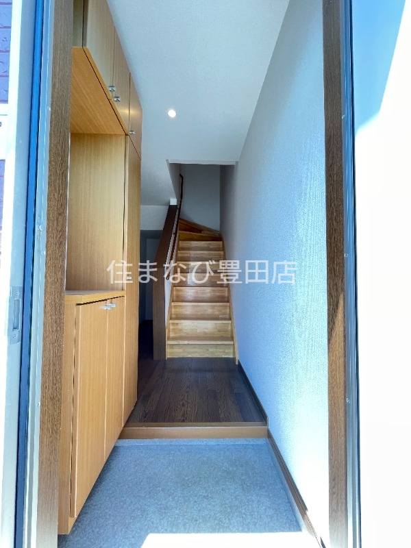 玄関　同型別部屋写真