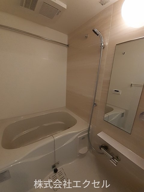 バス・シャワールーム　追い焚き機能付きです。