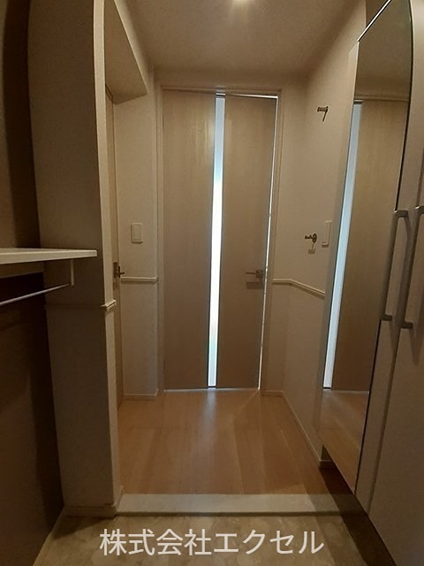 玄関　シューズBOX完備の玄関です。