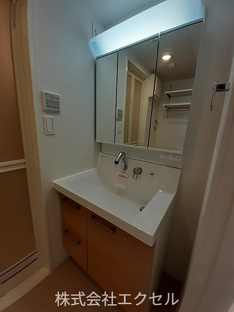 洗面設備　独立洗面台です。
