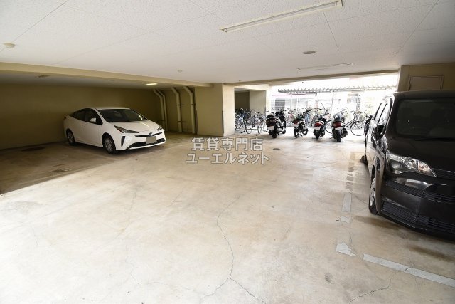 駐車場　敷地内駐車場