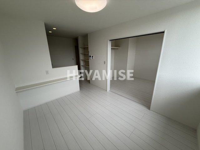 居室・リビング　※同物件反転タイプの写真でございます※現況を優先します※