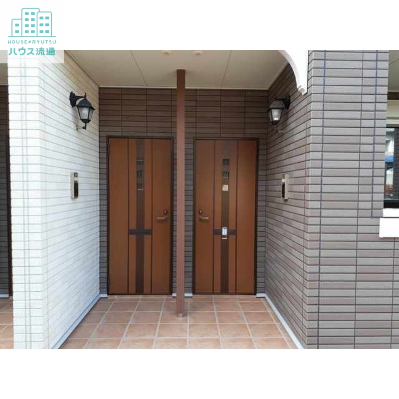 エントランス　※別号室の写真です