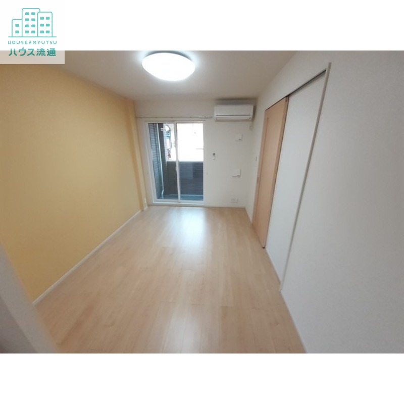 居室・リビング　※別号室の写真です