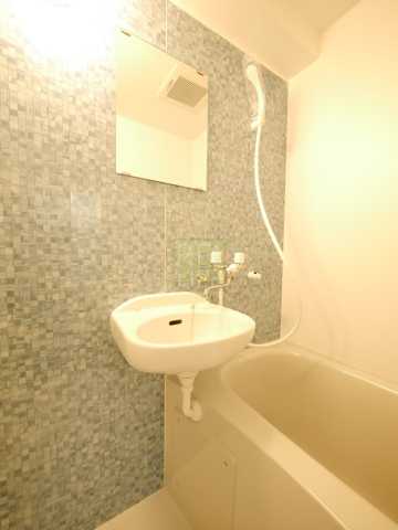 洗面設備　DeLCCS神楽坂五軒町(同タイプ別部屋のお写真です)