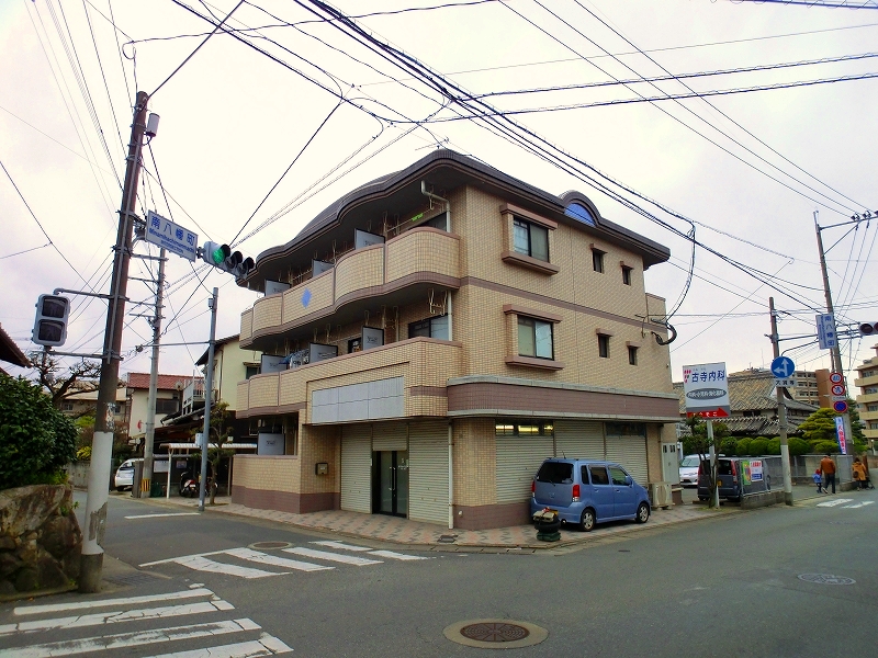 建物外観　目の前にセブンイレブンがあります！