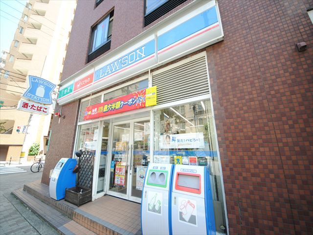 コンビニ　ローソン東三国南口店（コンビニ）まで302m