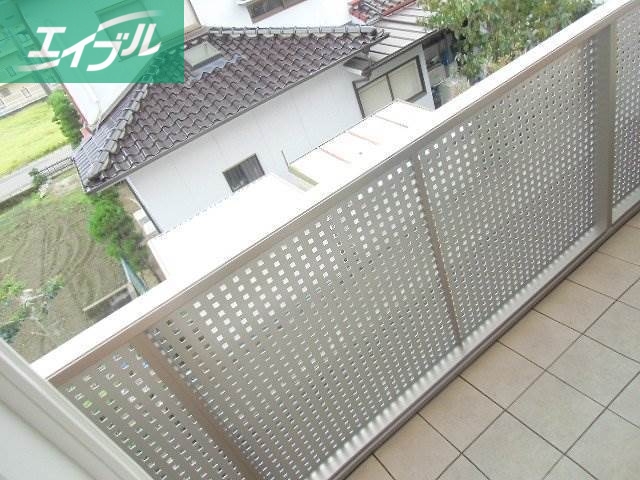 バルコニー　バルコニー広々