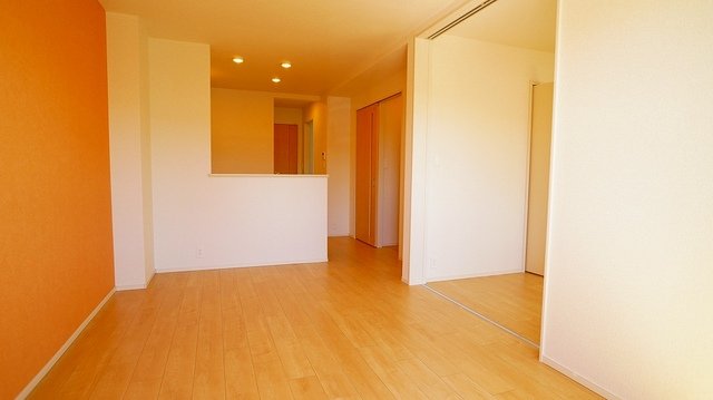 居室・リビング　こちらの居間で趣味の時間をお楽しみください