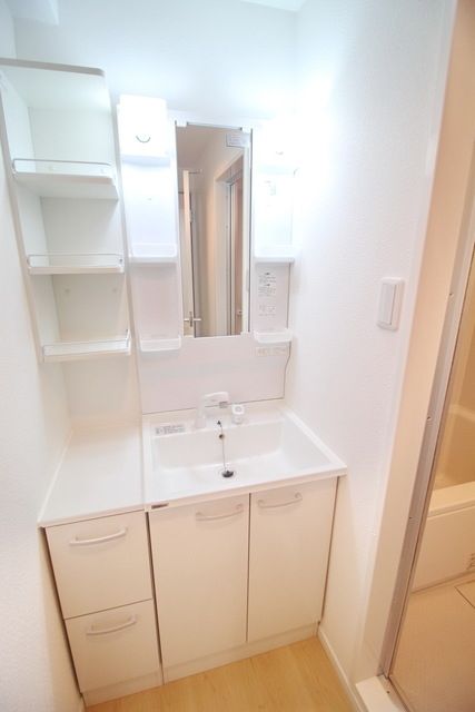 洗面設備　※別部屋参考写真です