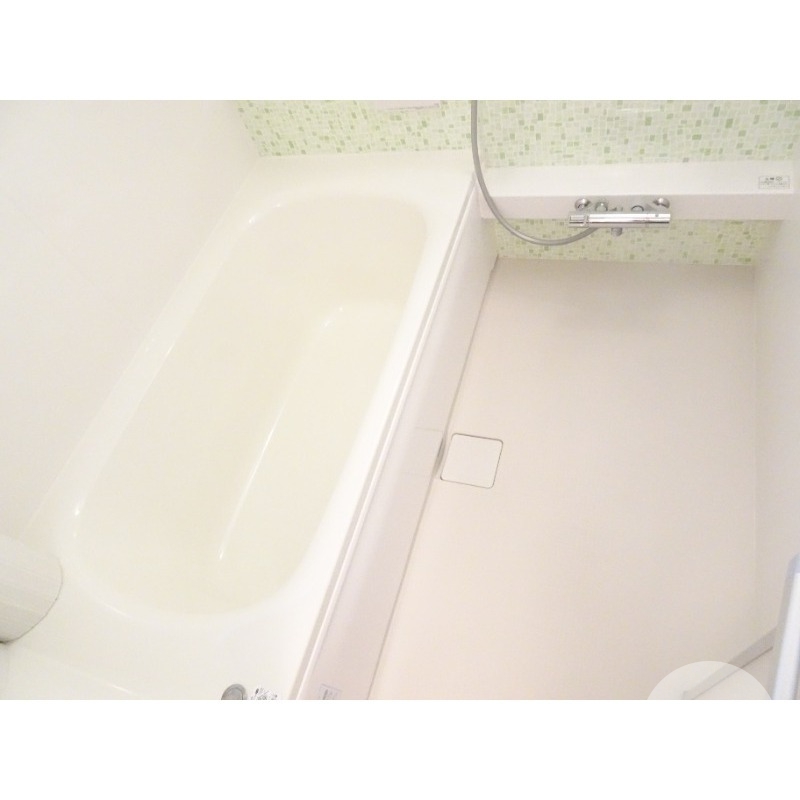 バス・シャワールーム　浴室乾燥機＆追焚機能付き広々バスルーム♪