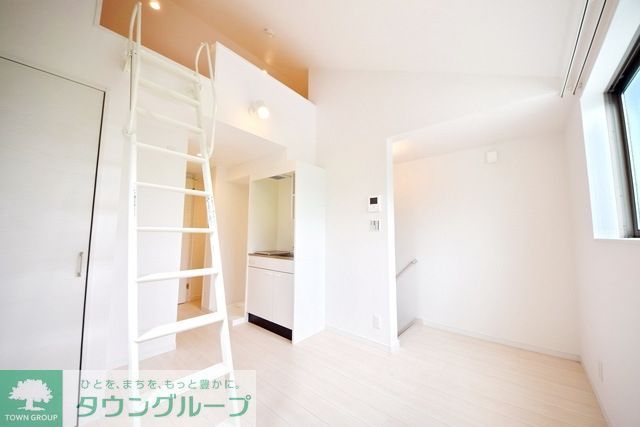 居室・リビング　★6.8帖の洋室★