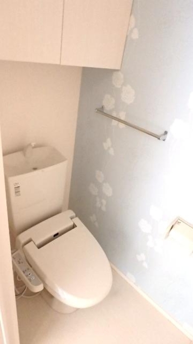 トイレ　温水洗浄便座