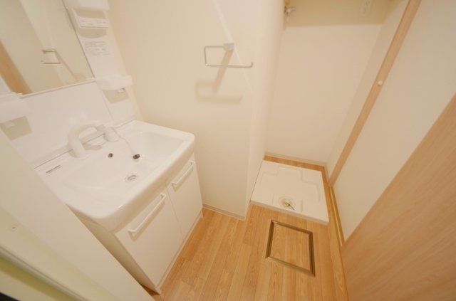 洗面設備　室内洗濯パン、脱衣室