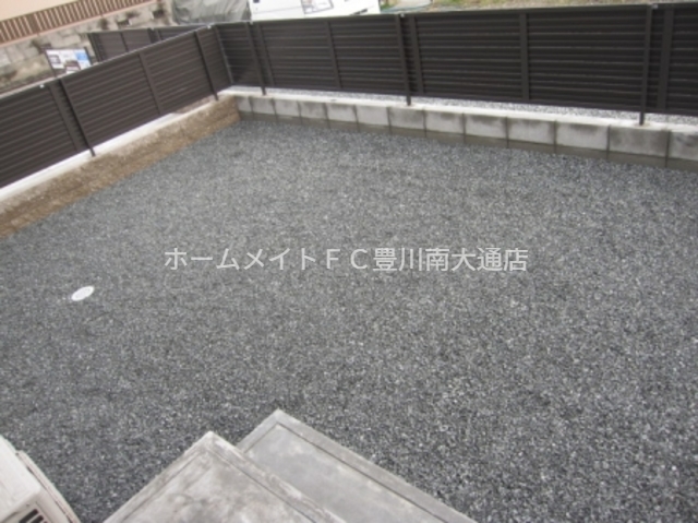 バルコニー　専用庭