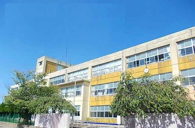 小学校　秋田市立泉小学校（小学校）まで1100m
