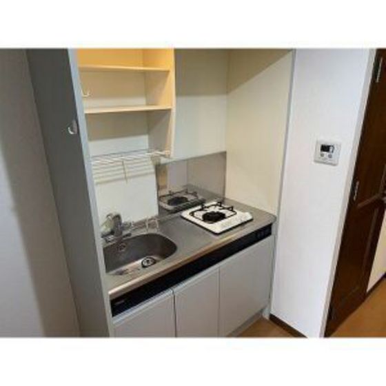 キッチン　※同タイプ別部屋の写真です。現況優先。