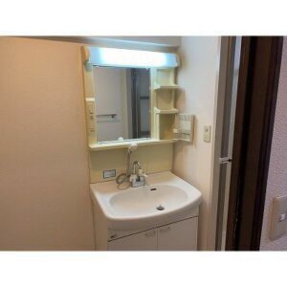 洗面設備　※同タイプ別部屋の写真です。現況優先。