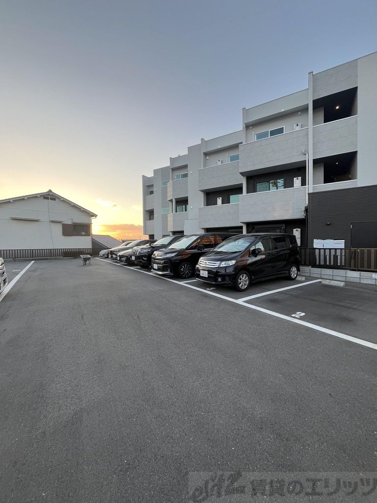 駐車場　駐車場
