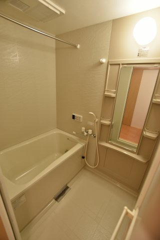 バス・シャワールーム　別号室の画像です。ご参考下さい