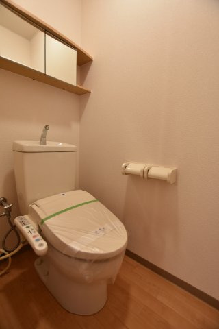 トイレ　別号室の画像です。ご参考下さい