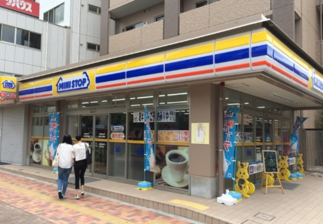 コンビニ　ミニストップ志村坂上駅前店（コンビニ）まで680m