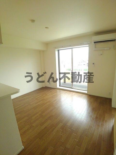 居室・リビング　うどん県のお部屋探しはうどん不動産へ うどんちゃんとLINE