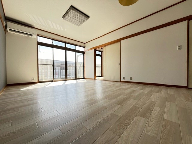 居室・リビング　こちらの物件はMODE不動産なら割引対象の１部屋です。
