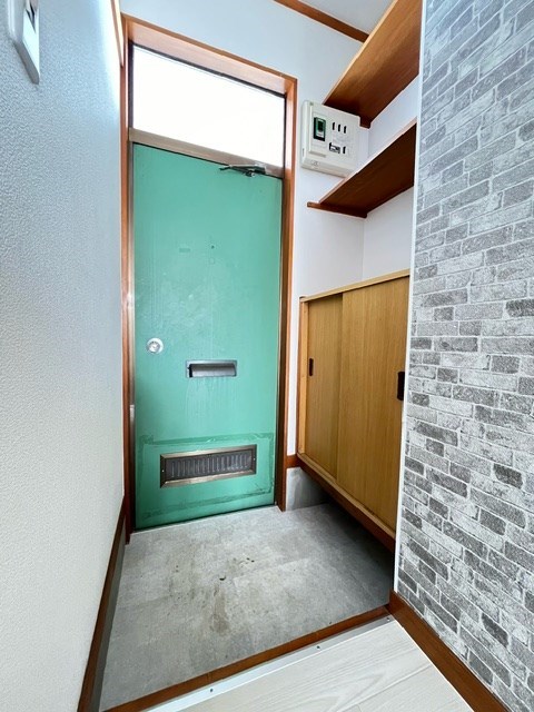 玄関　こちらの物件はMODE不動産なら割引対象の１部屋です。