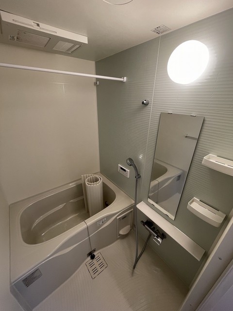 バス・シャワールーム　※同アパート別部屋の参考写真です