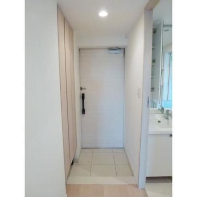 玄関　※写真は同タイプ住戸です。
