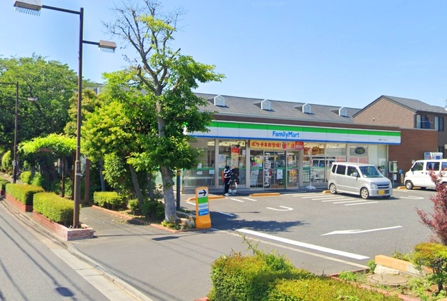 コンビニ　ファミリーマート篠崎町三丁目店（コンビニ）まで154m