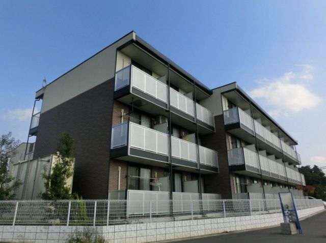 建物外観　日当たり良好、緑あふれる住環境