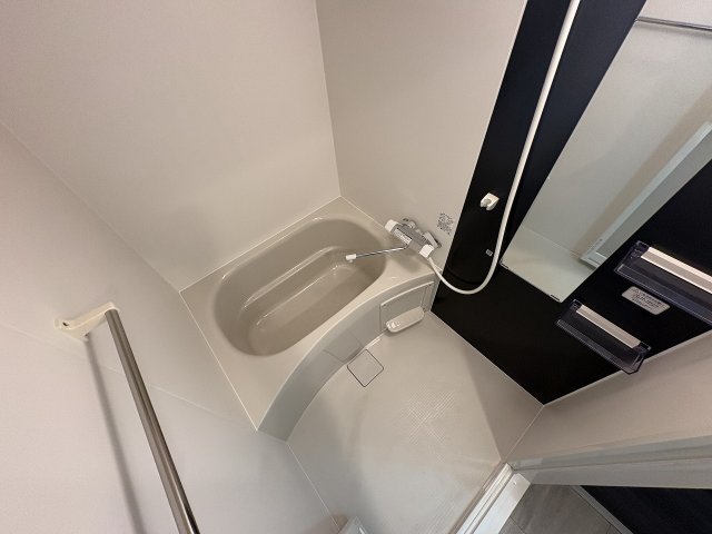 バス・シャワールーム　落ち着いた空間のお風呂です