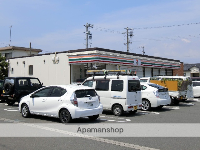 コンビニ　セブンイレブン（コンビニ）まで296m