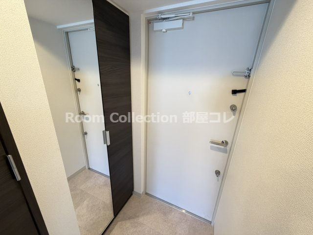 玄関　同物件他部屋写真 反転の場合有現況優先