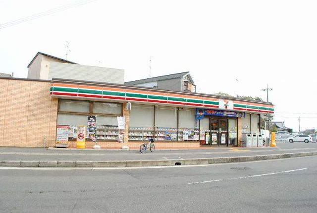 コンビニ　セブンイレブン 　京都牛ケ瀬店（コンビニ）まで472m