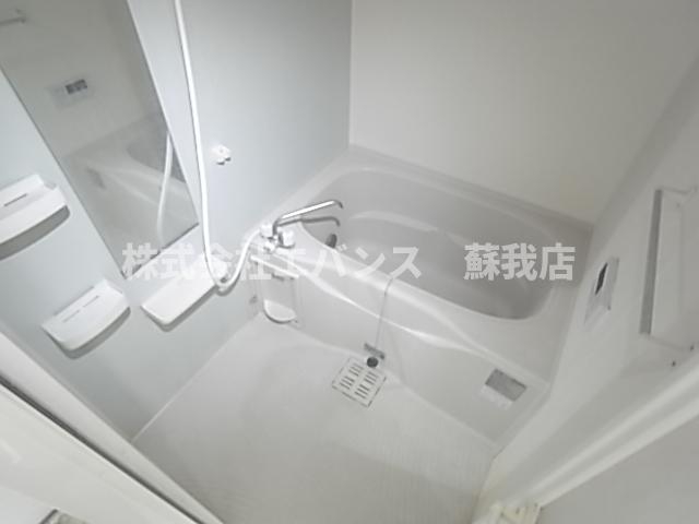 バス・シャワールーム　落ち着いた空間のお風呂です