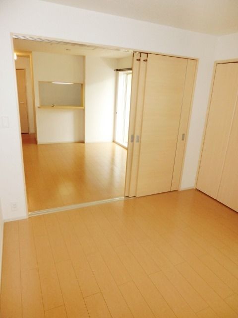 その他部屋・スペース　リビングと繋げてお使いいただく事もできますよ