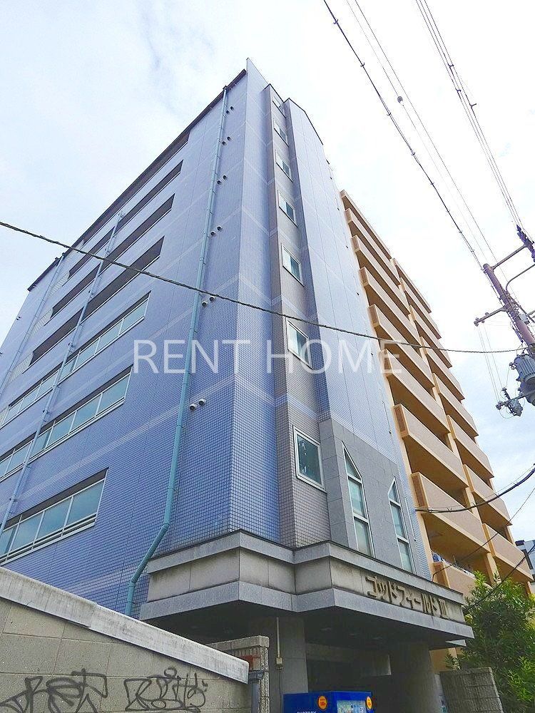 建物外観　鉄骨造８階建て