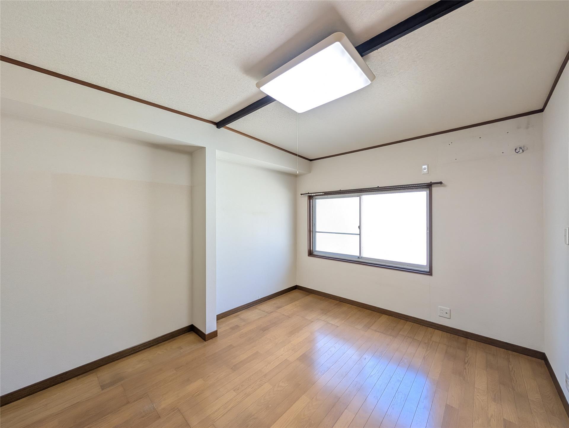 粟津一戸建ての居間写真