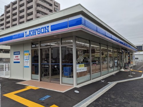 コンビニ　ローソン JR塚口駅北店（コンビニ）まで215m