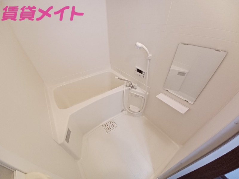 バス・シャワールーム　別部屋反転写真です